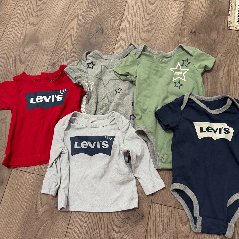 Levi’s Baby Top Bundle Size 6 Mos, 9 Mos GUC